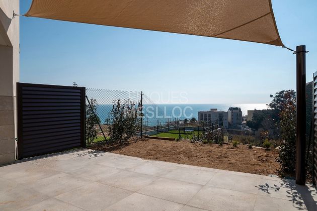 Foto 1 de Casa en venta en Montgat de 4 habitaciones con terraza y piscina