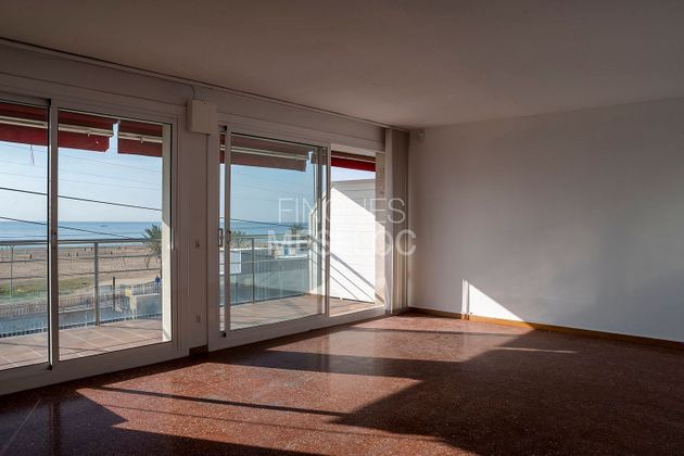 Foto 2 de Venta de piso en Masnou de 4 habitaciones con terraza y garaje