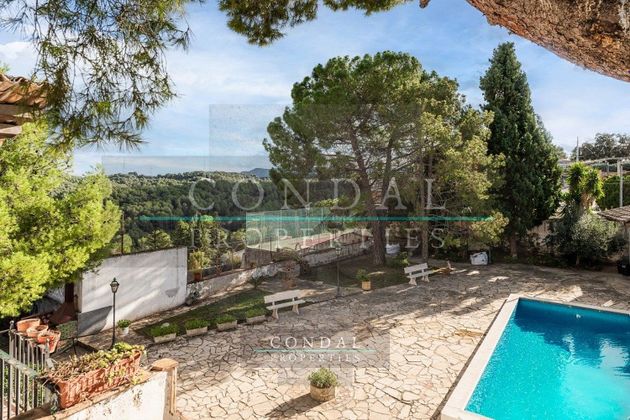 Foto 2 de Casa en venda a Esparreguera de 8 habitacions amb terrassa i piscina