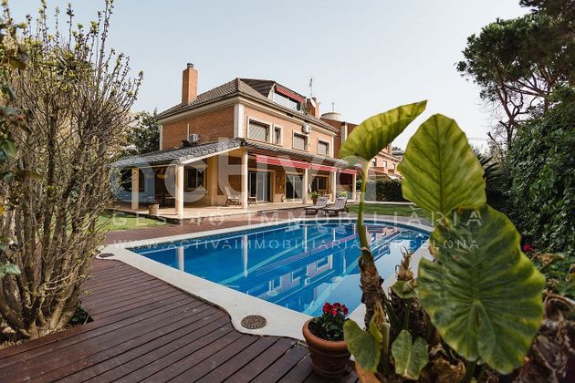 Foto 1 de Xalet en venda a Ciutat Diagonal - La Miranda - La Mallola de 4 habitacions amb terrassa i piscina