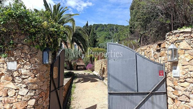 Foto 2 de Casa rural en venda a Mont-Ras de 2 habitacions amb terrassa i garatge