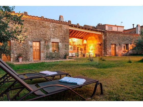 Foto 1 de Casa rural en venda a Sant Jordi Desvalls de 3 habitacions amb jardí i aire acondicionat