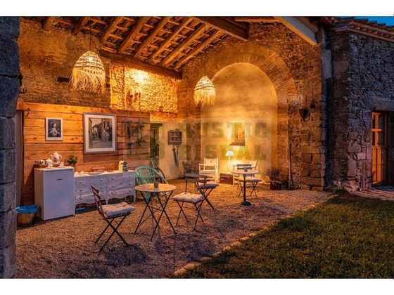 Foto 2 de Casa rural en venda a Sant Jordi Desvalls de 3 habitacions amb jardí i aire acondicionat