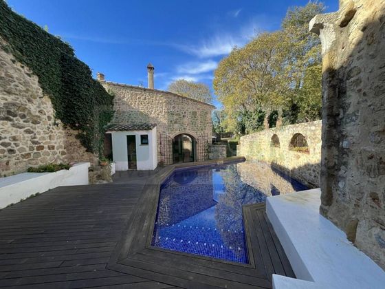 Foto 2 de Casa rural en venda a Viladasens de 4 habitacions amb piscina i jardí