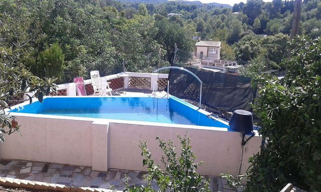 Foto 2 de Chalet en venta en Centre - Tortosa de 3 habitaciones con terraza y piscina