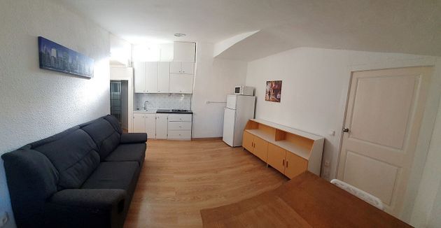Foto 2 de Àtic en lloguer a Centre - Tortosa de 2 habitacions amb mobles