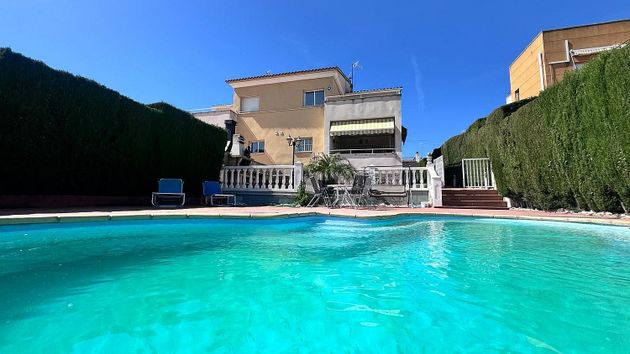 Foto 1 de Casa en venta en Pobla de Montornès, la de 4 habitaciones con terraza y piscina