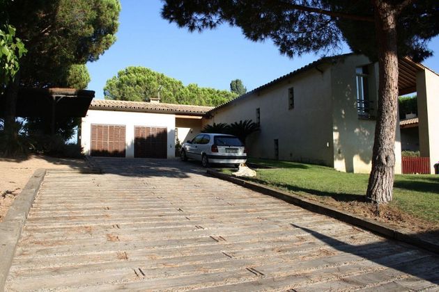 Foto 1 de Chalet en venta en Sant Vicenç de Montalt de 4 habitaciones con piscina y jardín