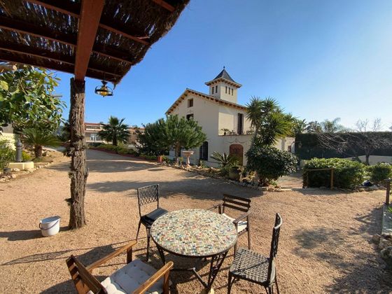 Foto 1 de Chalet en venta en Sant Vicenç de Montalt de 6 habitaciones con terraza y jardín