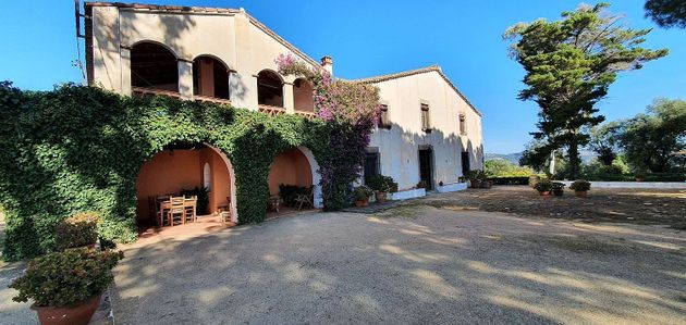 Foto 1 de Venta de casa rural en Arenys de Munt de 12 habitaciones con piscina y jardín