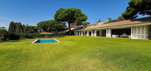Foto 1 de Xalet en lloguer a Sant Vicenç de Montalt de 8 habitacions amb terrassa i piscina