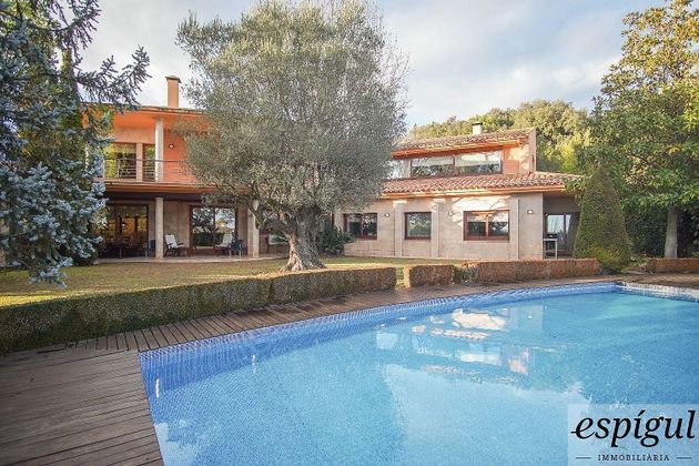 Foto 2 de Casa en venda a Montilivi - Palau de 9 habitacions amb terrassa i piscina