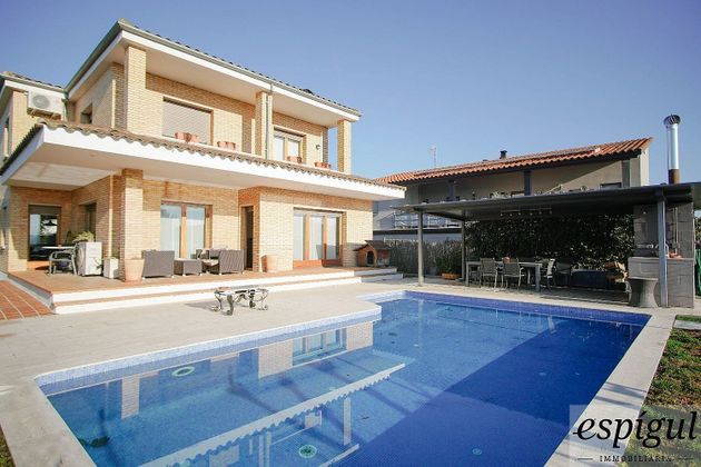 Foto 1 de Casa en venda a Vilablareix de 5 habitacions amb terrassa i piscina