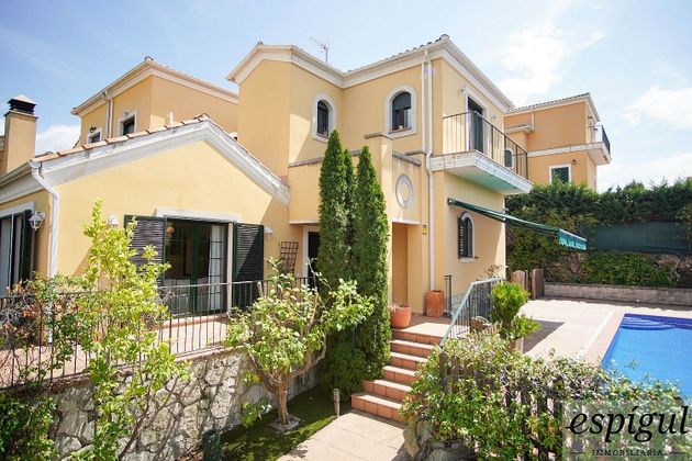 Foto 2 de Casa en venda a Sant Julià de Ramis de 4 habitacions amb terrassa i piscina