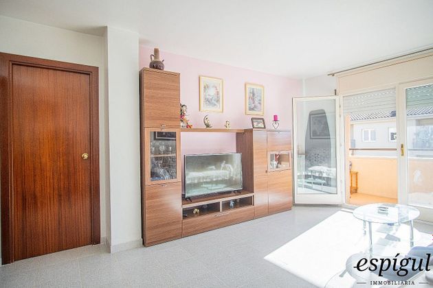 Foto 1 de Pis en venda a Eixample Nord – La Devesa de 4 habitacions amb balcó i aire acondicionat
