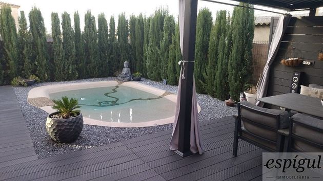 Foto 2 de Casa en venta en Sant Jordi Desvalls de 4 habitaciones con terraza y piscina
