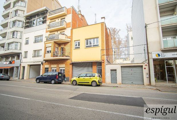 Foto 1 de Casa en venta en Eixample Nord – La Devesa de 4 habitaciones con terraza y balcón
