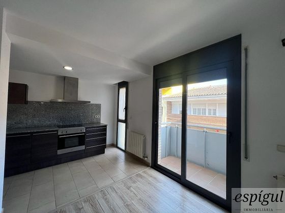 Foto 1 de Pis en lloguer a Bescanó de 3 habitacions amb garatge i balcó