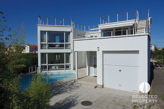 Foto 1 de Xalet en venda a Sant Pere Pescador de 4 habitacions amb terrassa i piscina