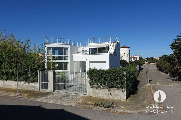 Foto 2 de Venta de chalet en Sant Pere Pescador de 4 habitaciones con terraza y piscina