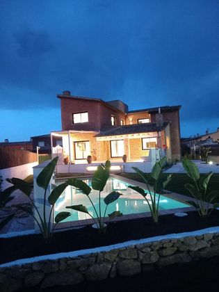 Foto 1 de Xalet en venda a Vall-Llobrega de 4 habitacions amb terrassa i piscina