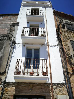 Foto 1 de Venta de casa rural en calle Raval de 4 habitaciones con terraza y balcón