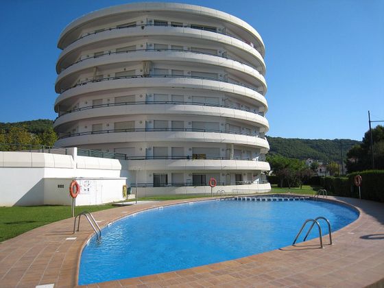 Foto 2 de Venta de piso en L'Estartit de 2 habitaciones con terraza y piscina
