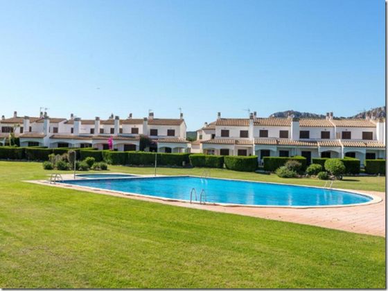 Foto 2 de Casa adossada en venda a L'Estartit de 3 habitacions amb terrassa i piscina