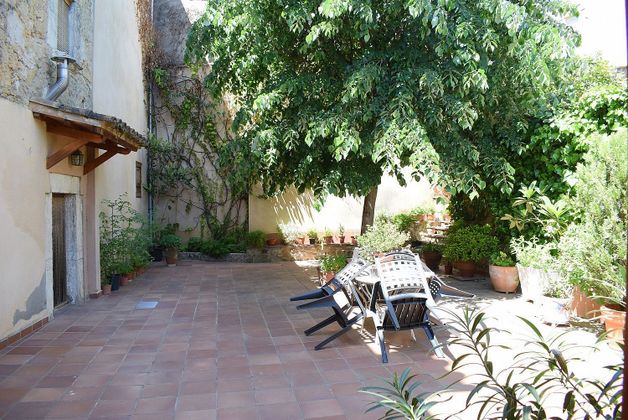 Foto 1 de Casa en venta en Cornellà del Terri de 4 habitaciones con terraza y jardín