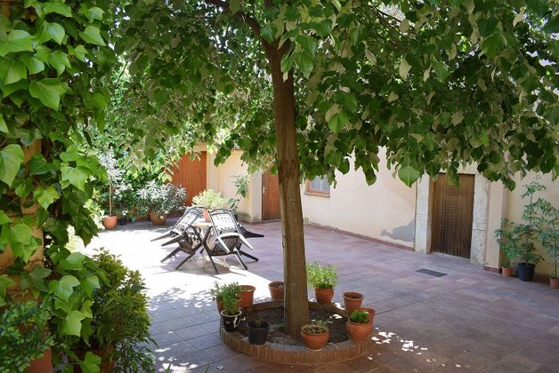 Foto 2 de Casa en venta en Cornellà del Terri de 4 habitaciones con terraza y jardín