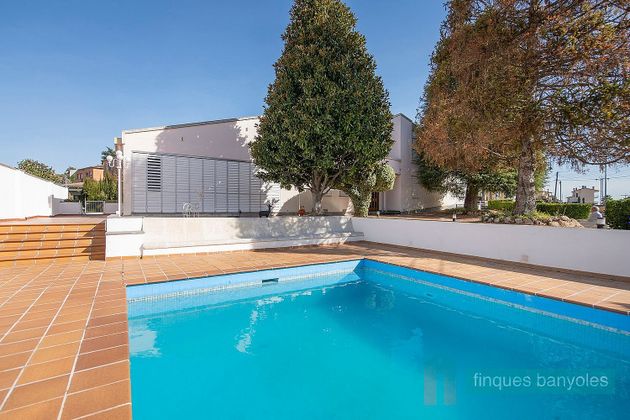 Foto 2 de Venta de chalet en calle Dels Prats de 5 habitaciones con terraza y piscina