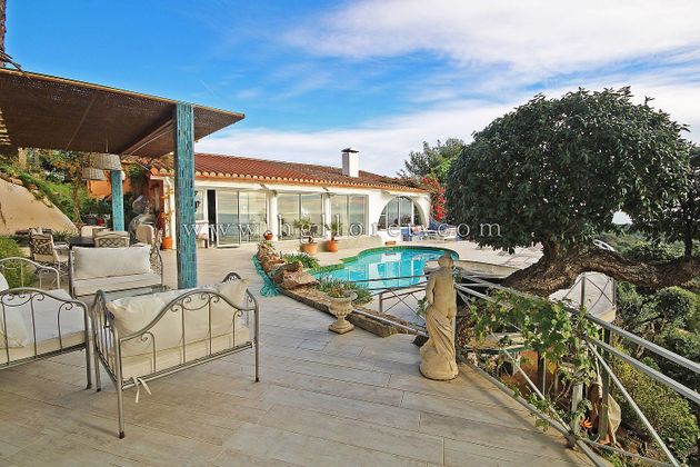 Foto 1 de Xalet en venda a Santa María de Llorell de 5 habitacions amb terrassa i piscina