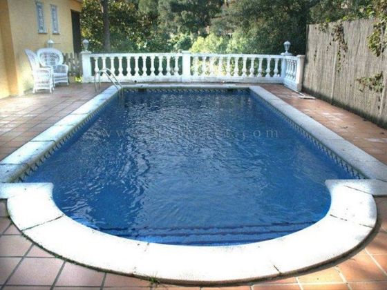 Foto 2 de Casa en venda a Santa María de Llorell de 4 habitacions amb terrassa i piscina