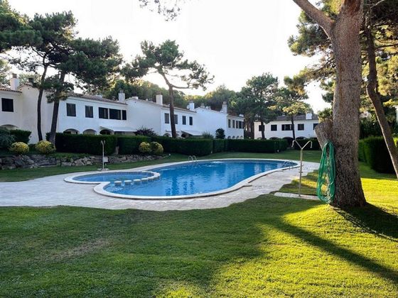 Foto 2 de Casa adossada en venda a Pals de 3 habitacions amb terrassa i piscina