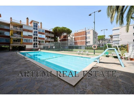 Foto 2 de Pis en lloguer a La Pineda de 3 habitacions amb terrassa i piscina