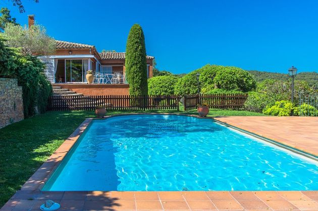 Foto 1 de Casa en venta en Residencial Begur - Esclanyà de 6 habitaciones con terraza y piscina