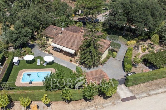 Foto 1 de Chalet en venta en Caldes de Malavella de 6 habitaciones con terraza y piscina