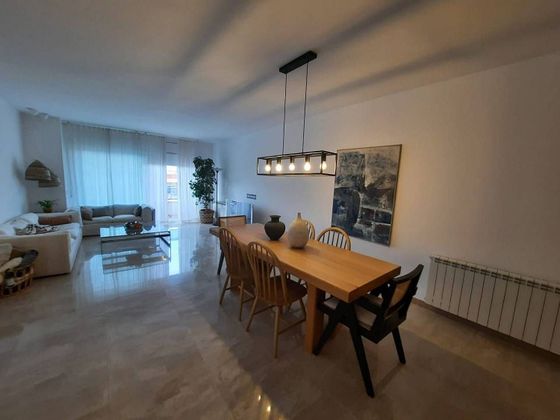 Foto 1 de Piso en venta en Eixample Nord – La Devesa de 4 habitaciones con terraza y garaje