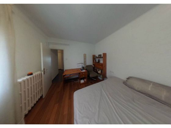 Foto 2 de Pis en venda a Eixample Nord – La Devesa de 3 habitacions amb calefacció