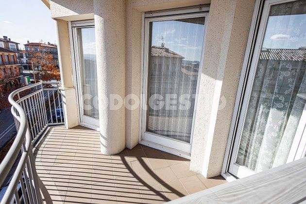 Foto 1 de Piso en venta en Manlleu de 4 habitaciones con terraza y balcón