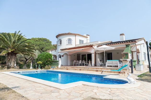 Foto 1 de Xalet en venda a calle Puig Vermell de 3 habitacions amb terrassa i piscina