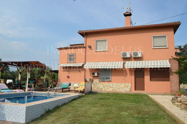 Foto 2 de Chalet en venta en Sant Celoni de 5 habitaciones con terraza y piscina