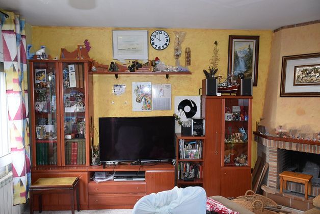 Foto 2 de Chalet en venta en Riells i Viabrea de 4 habitaciones con terraza y garaje