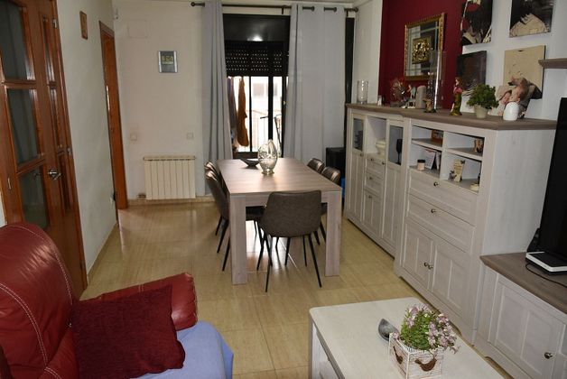 Foto 1 de Casa adosada en venta en Sant Celoni de 4 habitaciones con terraza y garaje