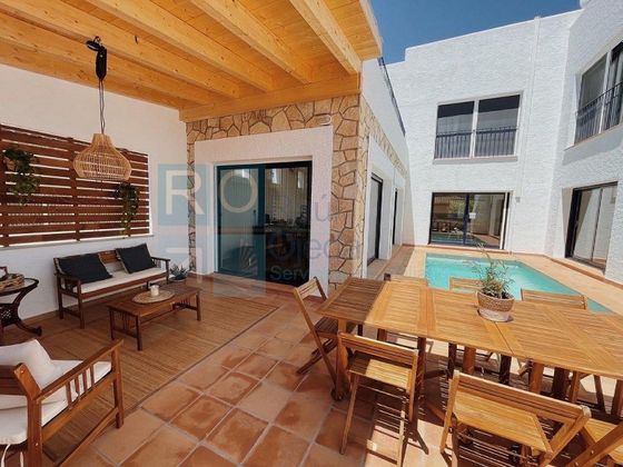 Foto 1 de Xalet en venda a calle Brasil de 5 habitacions amb terrassa i piscina