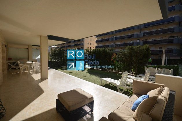 Foto 1 de Venta de piso en calle Amadeu Vives de 4 habitaciones con terraza y piscina