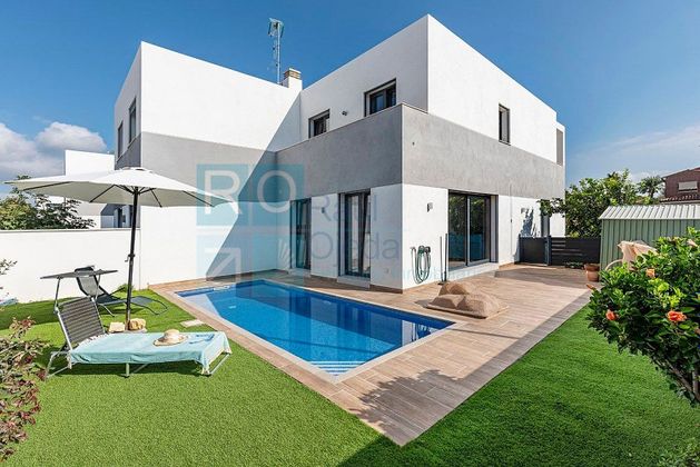 Foto 1 de Venta de casa en Vilafortuny - Cap de Sant Pere de 4 habitaciones con terraza y piscina