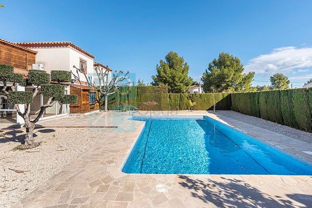 Foto 2 de Xalet en venda a calle De la Brisa de 4 habitacions amb terrassa i piscina