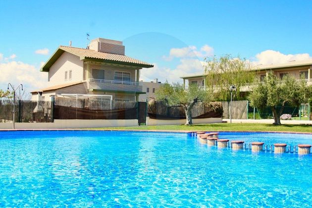Foto 1 de Casa en venta en Ampolla, l´ de 3 habitaciones con piscina y garaje