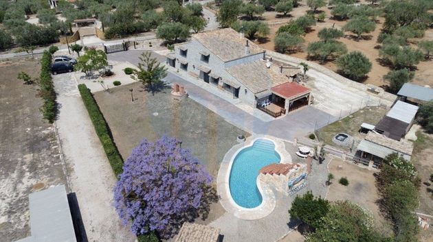 Foto 1 de Casa en venta en Ampolla, l´ de 4 habitaciones con piscina y garaje